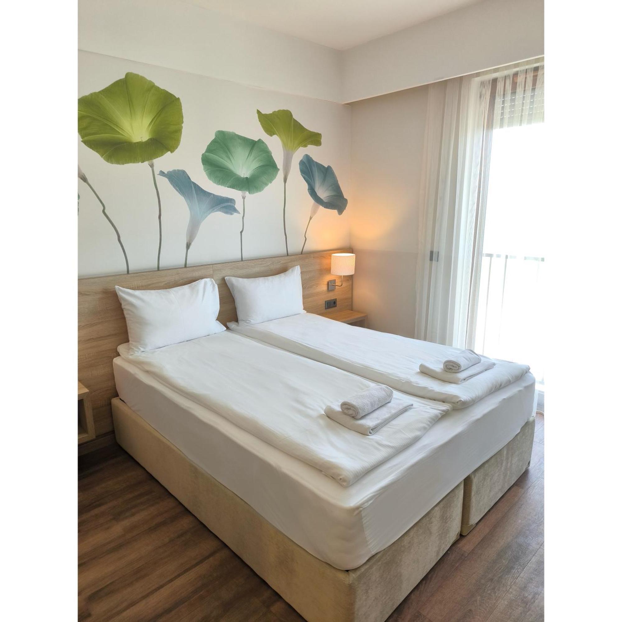Balástya Family-Hotel מראה חיצוני תמונה