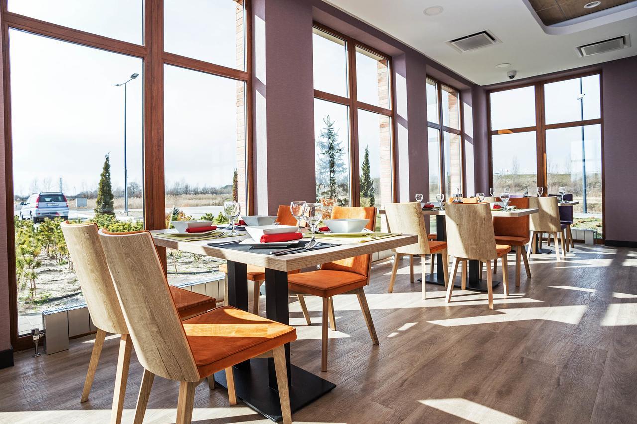 Balástya Family-Hotel מראה חיצוני תמונה